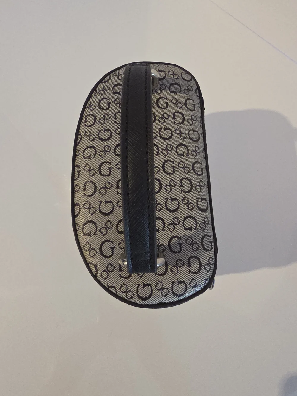 GUESS Gray/Black Monogram Cosmetic Case Top-Handle Bag